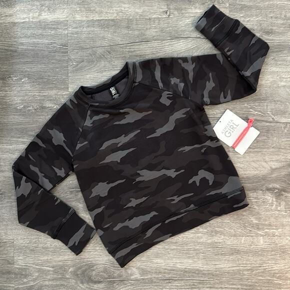 NWT Athleta Girl Cozy Cross Your Fingers Sweatshirt Black/Gray Camo Size XS/6 - Picture 2 of 10